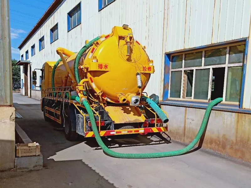 天正和鸣厂区化粪池清理